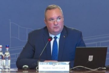 Premierul Ciucă l-a felicitat pe Dorin Recean pentru învestirea în funcţia de prim-ministru al Republicii Moldova