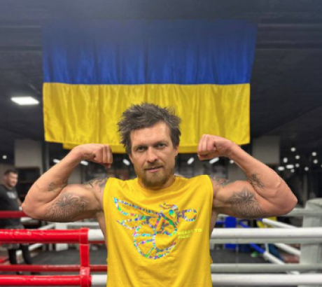 pugilistul-ucrainean-oleksandr-usyk-isi-ajuta-compatriotii-„dumnezeu-mi-a-dat-aceasta-sansa-de-a-aparea-la-televizor,-de-a-fi-cunoscut-in-lumea-ului.-aceasta-este-ocazia-mea-de-a-spune-oamenilor-ce-se-intampla”