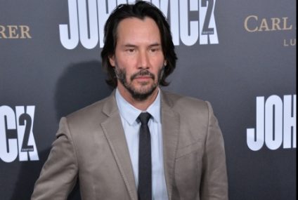 Keanu Reeves, actorul care „s-a luptat” pentru ca tehnologia să nu învingă nici măcar în filmele sale – „Un tânăr mi-a replicat: Cui îi pasă dacă e real sau nu?”