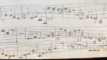 O fetiță de 10 ani a scris o partitură. Iar muzicieni din întreaga lume o interpretează acum, după ce mama ei a postat-o pe TikTok