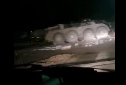 Un tren care trana tehnică militară a deraiat în județul Brașov