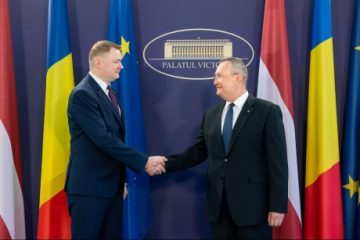 Premierul Nicolae Ciucă a subliniat demersurile pentru deschiderea Ambasadei României la Riga într-o întrevedere cu preşedintele Parlamentului Letoniei