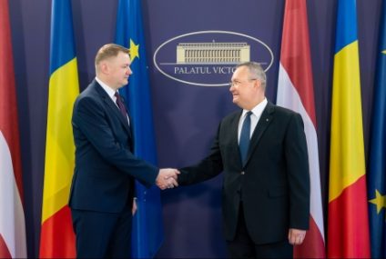 Premierul Nicolae Ciucă a subliniat demersurile pentru deschiderea Ambasadei României la Riga într-o întrevedere cu preşedintele Parlamentului Letoniei