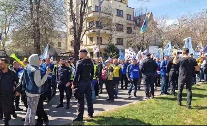 Poliţiştii au protestat de ziua lor, nemulțumiți de reforma pensiilor speciale