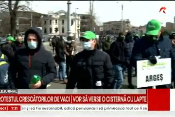 Protest inedit al crescătorilor de vaci. Fermierii vor să verse, simbolic, o cisternă cu lapte în comuna Surduc din Sălaj