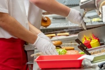 Controale ANPC în toată țara. Se verifică modul în care sunt respectate condiţiile sanitar-veterinare şi pentru siguranţa alimentelor