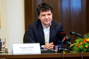 Nicuşor Dan a anunţat că Primăria Capitalei va achiziționa 7 microbuze electrice pentru tranul public periurban