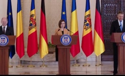 Olaf Scholz, după reuniunea trilaterală cu Maia Sandu și Klaus Iohannis: Sprijinim Moldova cu tot ce putem pentru a se apăra de încercările Rusiei de destabilizare. Iohannis: Vom continua să fim ferm și neabătut alături de Chișinău
