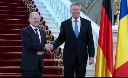Președintele Klaus Iohannis a purtat discuții cu cancelarul german Olaf Scholz. ”Germania se află ferm de partea României”