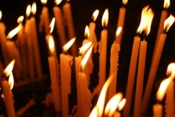 Recomandări ale pompierilor de Florii şi Paştele Catolic: Nu adormiţi cu lumânările aprinse