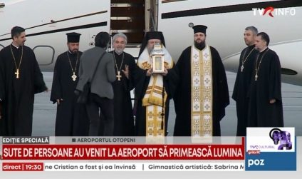 Lumina Sfântă de la Ierusalim a ajuns la București. Pentru prima dată, este împărțită și celor 3 eparhii din Basarabia