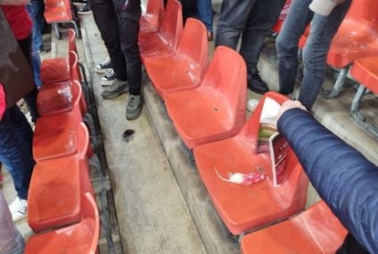 Suporterii lui Charleroi au aruncat cu şobolani morţi către galeria lui Standard Liege, în campionatul Belgiei