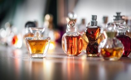 „Elixir”, povestea celor doi parfumieri care au ajutat la punerea bazelor chimiei organice