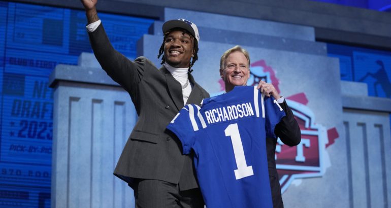 castigatori-si-invinsi-la-draft-ul-nfl:-colts-fac-o-mare-leagana-cu-qb-anthony-richardson-–-yahoo-s