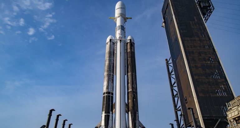 urmareste-spacex-incercarea-de-lansare-a-rachetei-falcon-heavy-pe-30-aprilie-dupa-avort-–-space.com