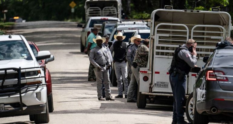 manhunt-continua-pentru-suspect-in-cadrul-unei-impuscaturi-„in-stil-de-executie”-care-a-ucis-5-membri-ai-familiei-in-texas-–-abc-news