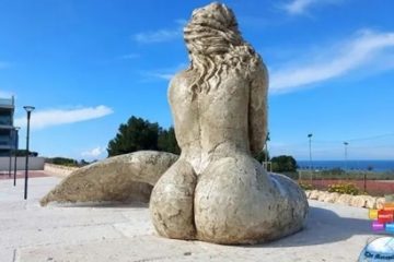 „Prea provocatoare”. Statuia unei sirene provoacă rumoare în sudul Italiei