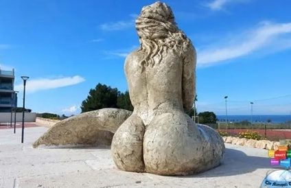 „Prea provocatoare”. Statuia unei sirene provoacă rumoare în sudul Italiei