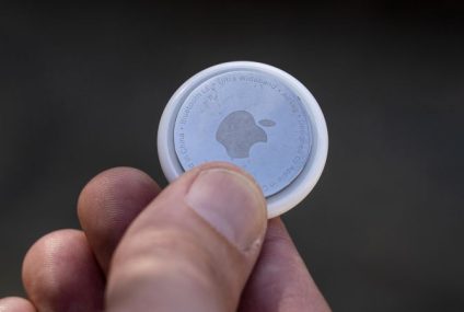 Apple și Google fac echipă într-un plan pentru a face trackerele Bluetooth precum AirTags mai sigure – CNN