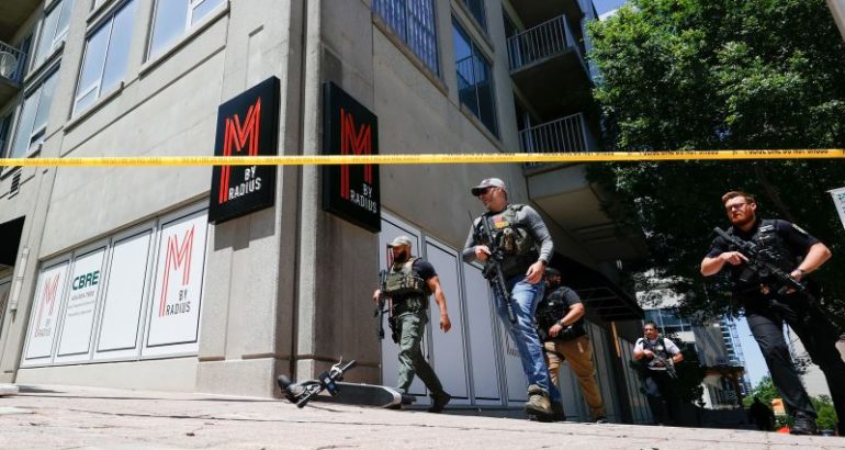 veteranul-militar-suspectat-in-impuscatura-in-masa-din-atlanta-a-fost-prins-dupa-o-intensa-vanatoare-de-oameni.-iata-ce-are-de-spus-mama-lui-–-cnn