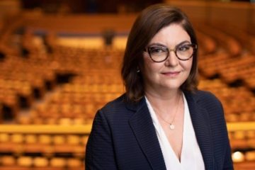 Comisarul european pentru tranuri, Adina Vălean, în vizită oficială în Republica Moldova şi România. ”Mâine voi semna oficial pentru finanțarea podului Ungheni – Ungheni”