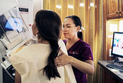 Când ar trebui femeile să facă mamografii regulate?  La 40 de ani, US Panel Now spune.  – The New York Times