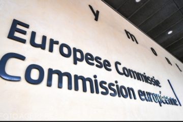 Comisia Europeană îmbunătățește previziunile privind creșterea economiei României, dar avertizează că întârzierile în implementarea PNRR ar putea reduce investițiile