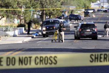 Omul înarmat care a ucis trei persoane și a rănit alții în New Mexico pare să fi cutreierat un cartier și să fi tras la întâmplare, spune poliția – CNN