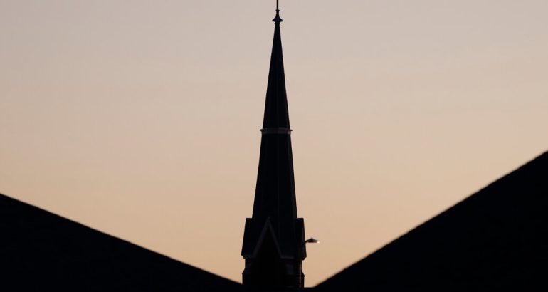 abuz-sexual-in-biserica-catolica:-peste-1900-de-minori-au-fost-abuzati-in-illinois,-spune-statul-–-the-new-york-times