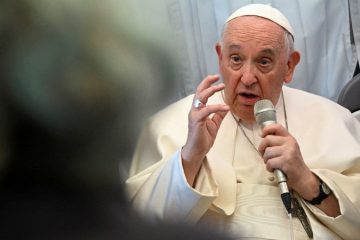 Papa Francisc anulează întâlnirile din cauza febrei – CNN
