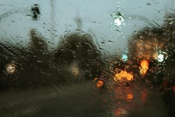 Infotrafic: Ploaie torenţială pe A2 Bucureşti-Constanţa. Este pericol de acvaplanare. Ce sfaturi ne dau polițiștii rutieri