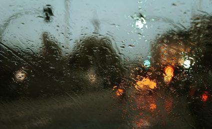 Infotrafic: Ploaie torenţială pe A2 Bucureşti-Constanţa. Este pericol de acvaplanare. Ce sfaturi ne dau polițiștii rutieri