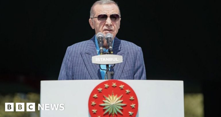 alegeri-din-turcia:-erdogan-si-kemal-kilicdaroglu-se-ciocnesc-in-ultima-incercare-de-vot-–-bbc.com