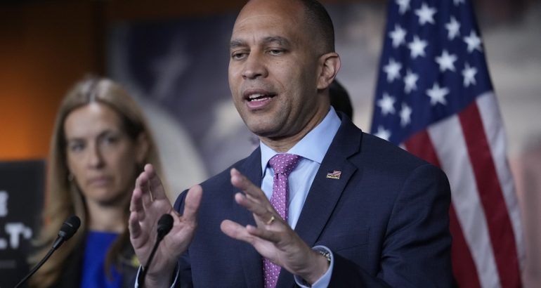 hakeem-jeffries-spune-ca-„habar”-are-despre-ce-vorbeste-kevin-mccarthy-–-politico