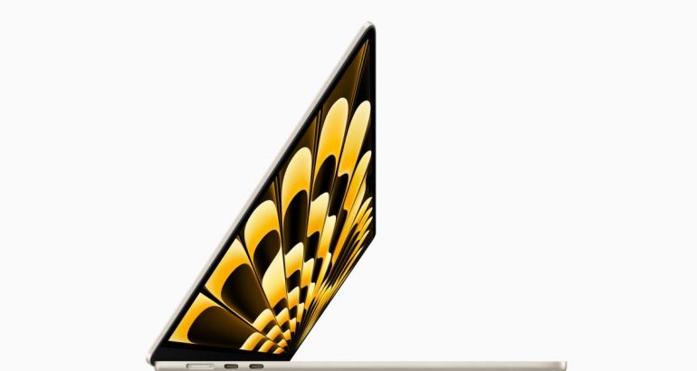 apple-anunta-in-sfarsit-macbook-air-de-15-inchi-pentru-1.299-usd-–-engadget
