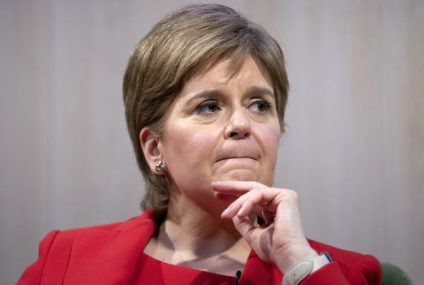 Fostul lider al Scoției, Nicola Sturgeon, a fost eliberat fără acuzații după arestare într-o anchetă privind finanțarea partidului – CNN
