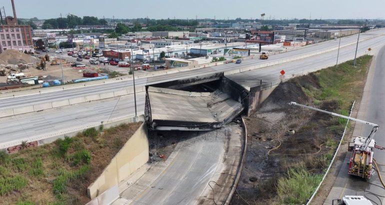 echipajele-incep-curatarea-locului-de-prabusire-a-autostrazii-i-95-din-philadelphia-–-reuters