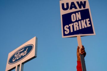 U.A.W. Strike Live Updates: Walkouts Hit Auto Plants for the Big Three – The New York Times