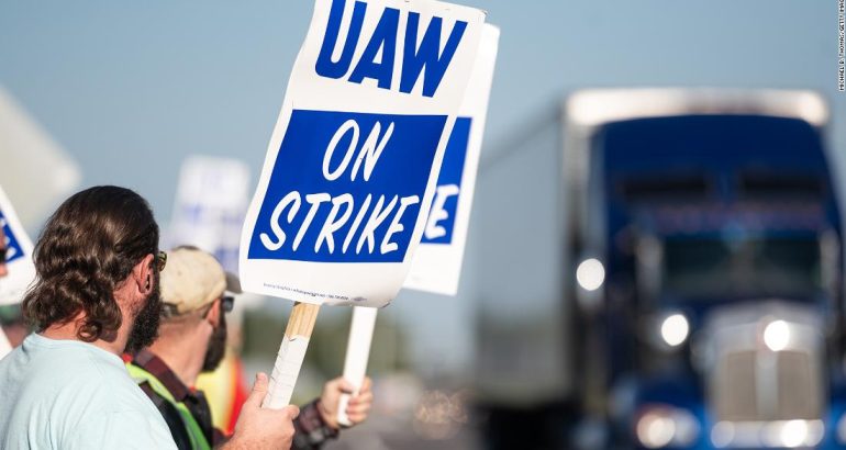 united-auto-workers-go-on-strike-–-cnn