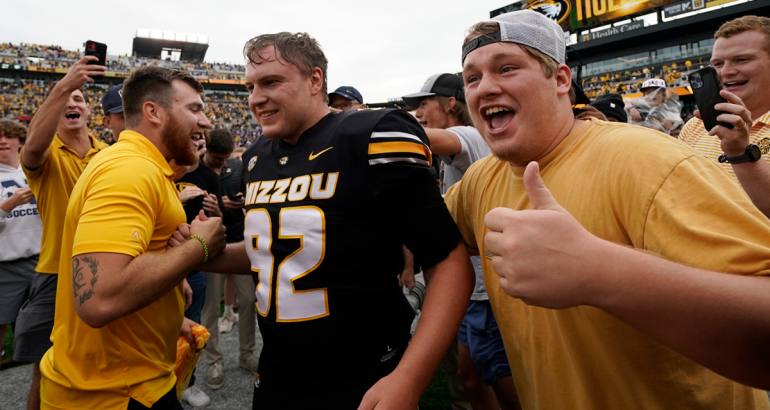 watch:-missouri-boots-sec-record-61-yard-field-goal-for-insane-walk-off-win-over-no.-15-kansas-state-–-cbs-s