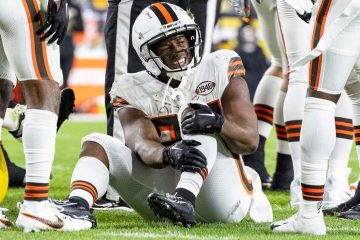 Nick Chubb out for season: Browns RB options as Kareem Hunt visits, Jerome Ford to be ‘featured back’ – CBS s