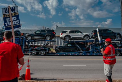 Ford’s U.A.W. Deal Could Ease Labor Strife During Shift to Electric Vehicles – The New York Times