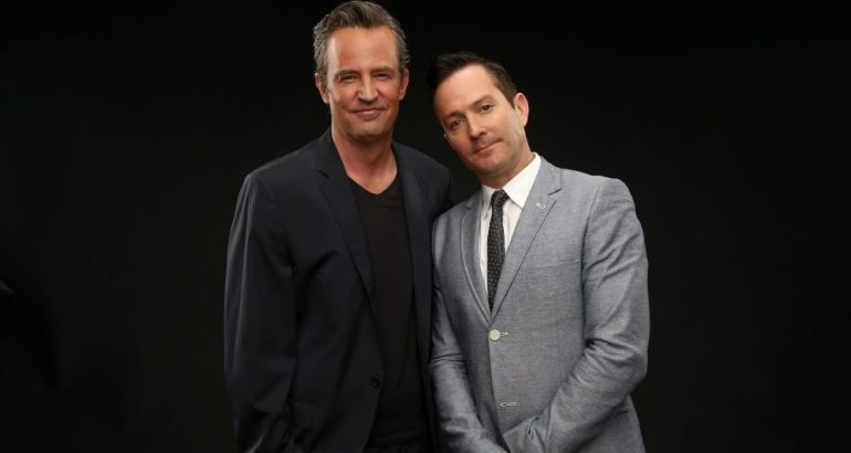matthew-perry-remembered-by-‘odd-couple’-co-star-thomas-lennon:-he-‘was-always-trying-to-get-better’-–-variety