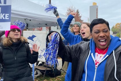 Teachers kick off strike in Portland, Oregon, over class sizes, pay and resources – ABC News