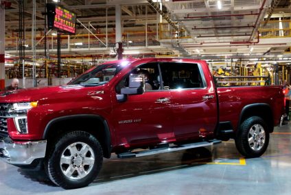 U.A.W. Members at General Motors Ratify Contract – The New York Times