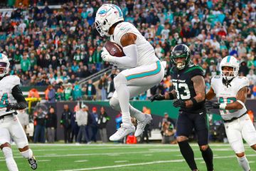 Dolphins’ Jevon Holland runs back 99-yard INT for TD – ESPN – ESPN