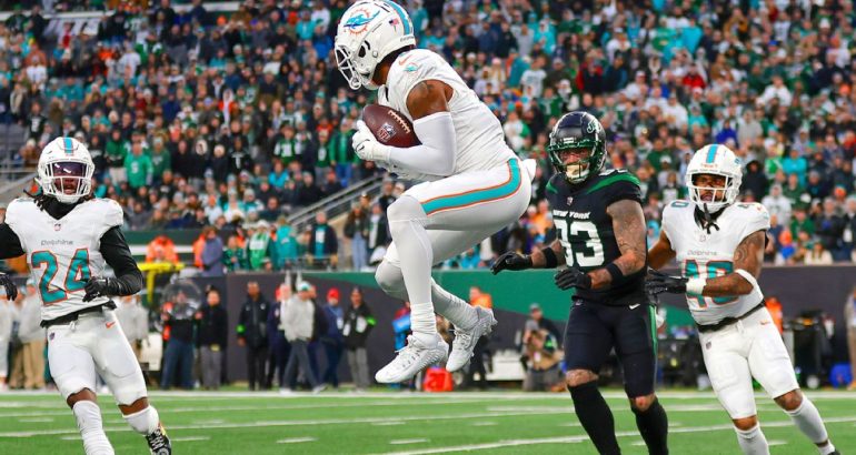 dolphins’-jevon-holland-runs-back-99-yard-int-for-td-–-espn-–-espn