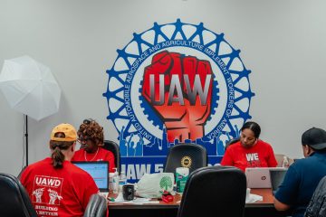 U.A.W. Announces Drive to Organize Nonunion Plants – The New York Times