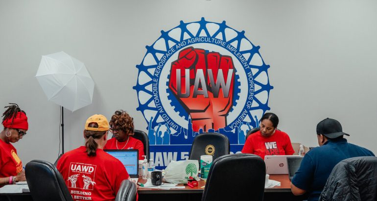 uaw.-announces-drive-to-organize-nonunion-plants-–-the-new-york-times