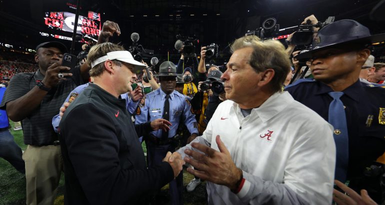 college-football-scores,-live-updates:-alabama-takes-on-georgia-in-sec-title-game-–-yahoo-s
